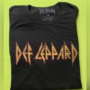 XXL black def leopard shirt *AS IS* bundle and save more 💰✨‼️